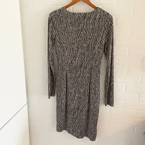 Halston Mini Dress Snakeskin Faux Wrap Ruched Mobwife Gray/Greige Black Sz 10 - Picture 11 of 14